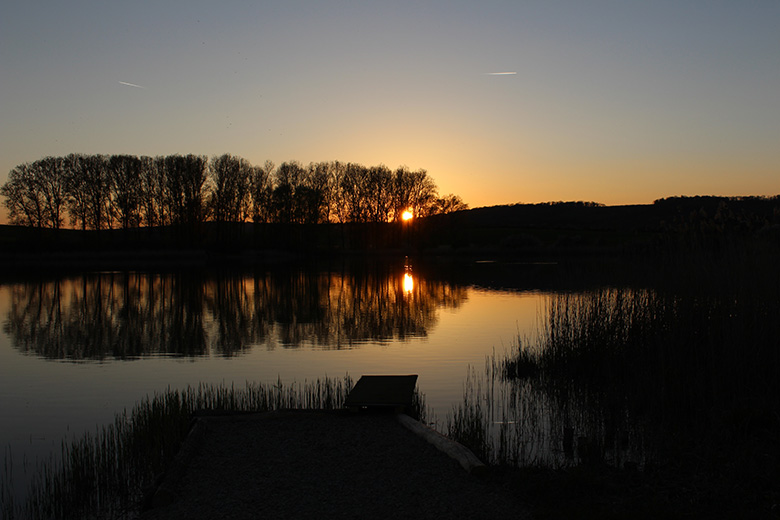Traumhafter Sonnenuntergang am Etange du Moulin